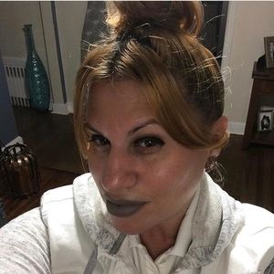 Meet your Posher, Felicita